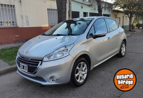 Autos - Peugeot 208 Allure Touch Screen 2014 Nafta 165000Km - En Venta