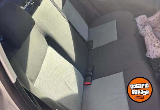 Autos - Peugeot 208 Allure Touch Screen 2014 Nafta 165000Km - En Venta