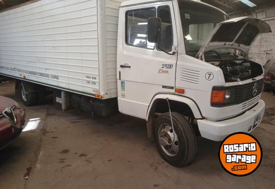 Camiones y Gr�as - MERCEDES BENZ 710 FURG�N A�O 2013 PERMUTO FINANCIACI�N DNI - En Venta