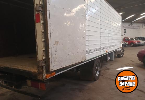 Camiones y Gr�as - MERCEDES BENZ 710 FURG�N A�O 2013 PERMUTO FINANCIACI�N DNI - En Venta