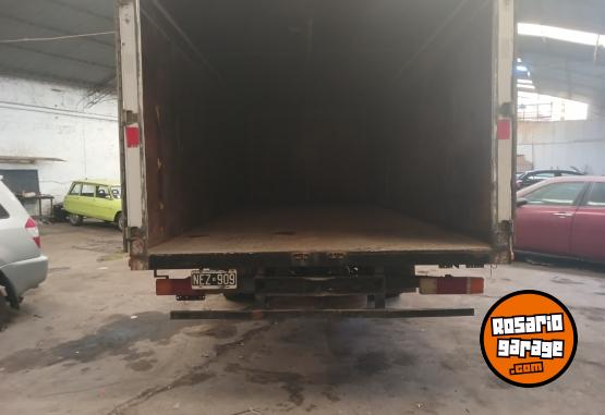 Camiones y Gr�as - MERCEDES BENZ 710 FURG�N A�O 2013 PERMUTO FINANCIACI�N DNI - En Venta