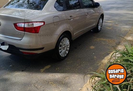 Autos - Fiat Grand siena 2012 Nafta 126000Km - En Venta
