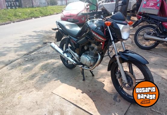 Motos - Honda Tit�n 2017 Nafta 20000Km - En Venta