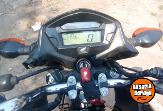 Motos - Honda Tit�n 2017 Nafta 20000Km - En Venta