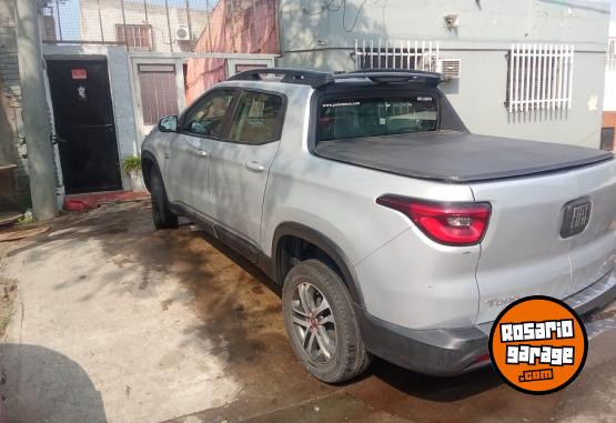 Camionetas - Fiat Toro 2016 Diesel 250000Km - En Venta