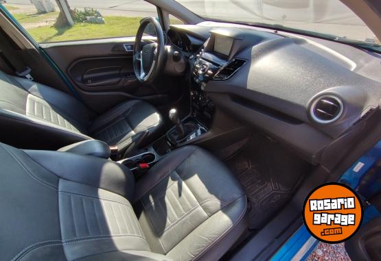 Autos - Ford Fiesta Titanium 2016 Nafta 106000Km - En Venta