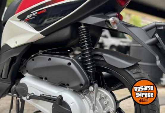 Motos - Aprilia SR 160 2024 Nafta 9000Km - En Venta