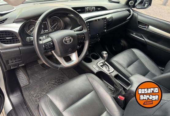 Camionetas - Toyota Hilux SRX 2023 Diesel 80000Km - En Venta