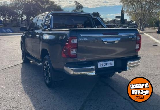 Camionetas - Toyota Hilux SRX 2022 Diesel 90000Km - En Venta