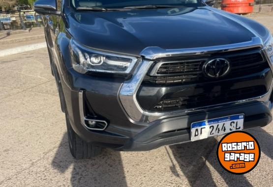 Camionetas - Toyota Hilux SRX 2022 Diesel 90000Km - En Venta