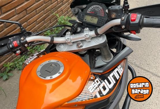 Motos - Corven Touring 250 2016 Nafta 11800Km - En Venta
