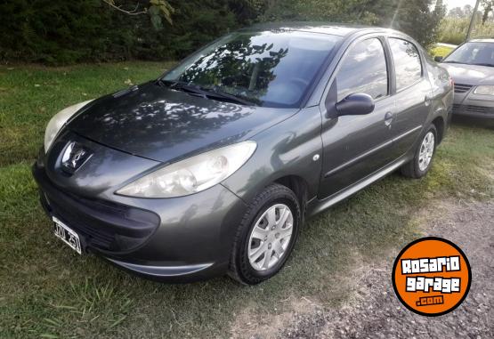 Autos - Peugeot 207 sedan 2011 Nafta 170000Km - En Venta