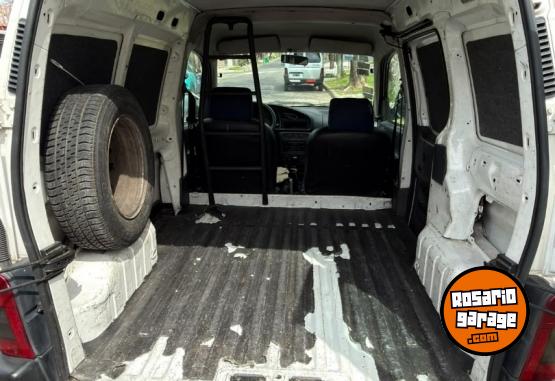 Utilitarios - Peugeot Partner Furgon 1,9 2006 Diesel 360000Km - En Venta