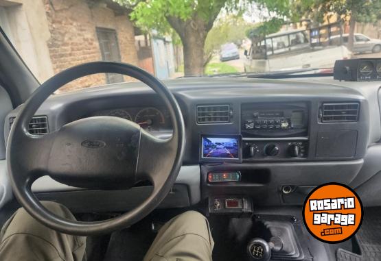 Camiones y Grúas - Ford 4000 - En Venta