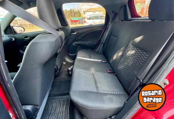 Autos - Toyota Etios 2014 Nafta 123000Km - En Venta