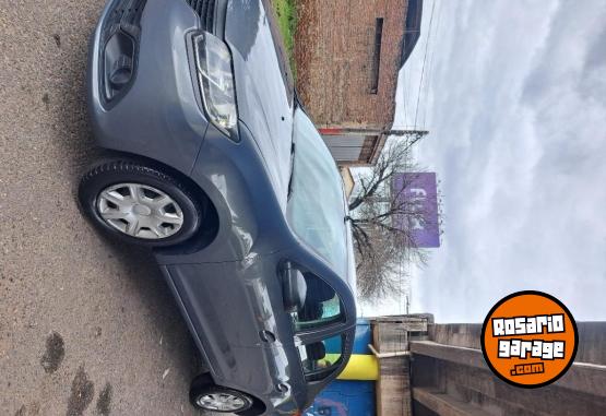 Autos - Renault Logan authentique 2014 Nafta 167000Km - En Venta