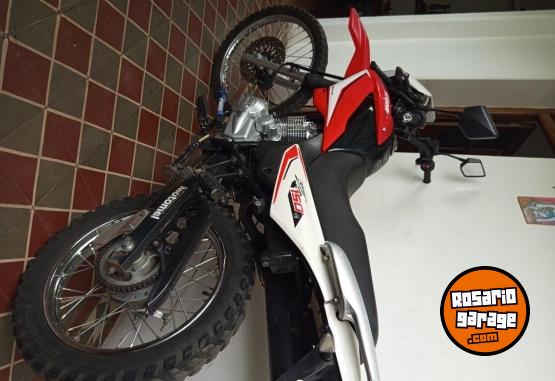 Motos - Motomel Skua 150 2023 Nafta 23700Km - En Venta