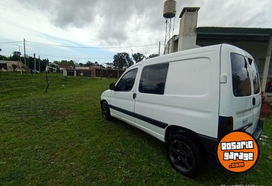Utilitarios - Peugeot Partner 2008 Diesel 240000Km - En Venta