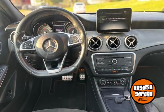 Autos - Mercedes Benz gla 250 2017 Nafta 85000Km - En Venta