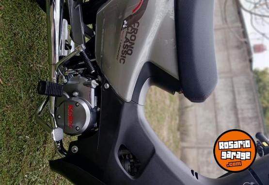 Motos - Corven Cronos 2026 Nafta 1800Km - En Venta
