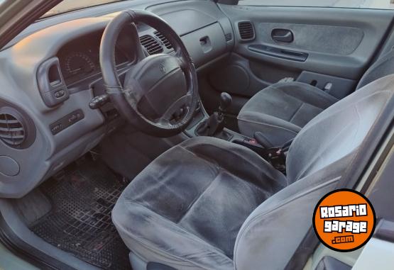 Autos - Renault Laguna 1998 Nafta 260000Km - En Venta