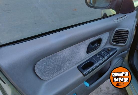 Autos - Renault Laguna 1998 Nafta 260000Km - En Venta