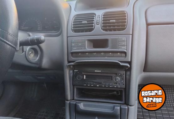 Autos - Renault Laguna 1998 Nafta 260000Km - En Venta