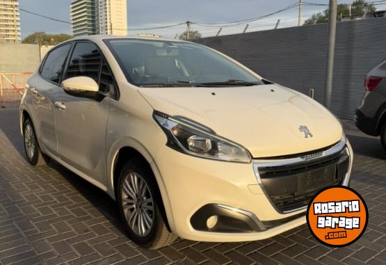 Autos - Peugeot 208 allure 2018 Nafta 106000Km - En Venta