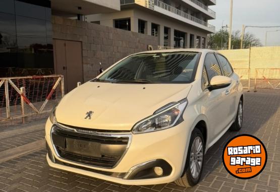 Autos - Peugeot 208 allure 2018 Nafta 106000Km - En Venta