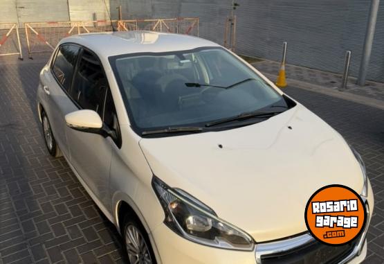 Autos - Peugeot 208 allure 2018 Nafta 106000Km - En Venta