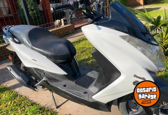 Motos - Zanella Scooter 2023 Nafta 120000Km - En Venta