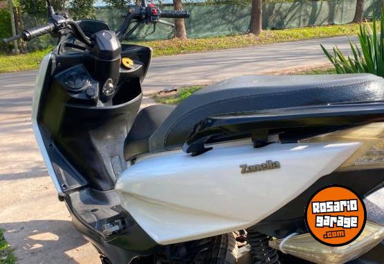 Motos - Zanella Scooter 2023 Nafta 120000Km - En Venta