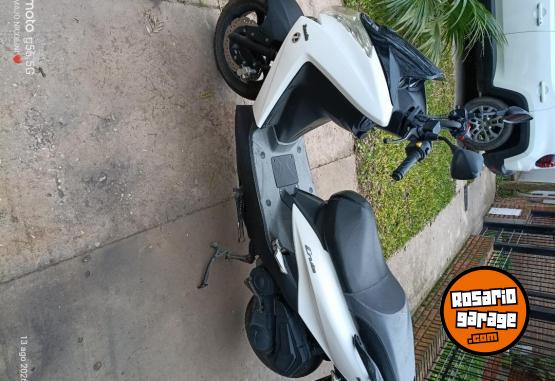 Motos - Zanella Scooter 2023 Nafta 120000Km - En Venta