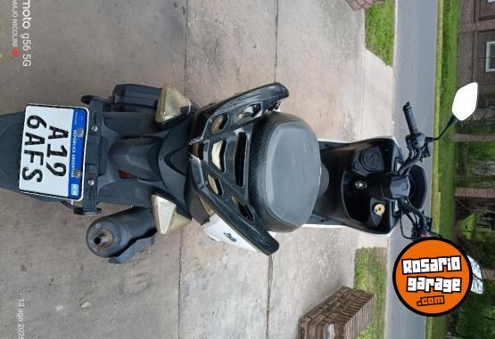 Motos - Zanella Scooter 2023 Nafta 120000Km - En Venta