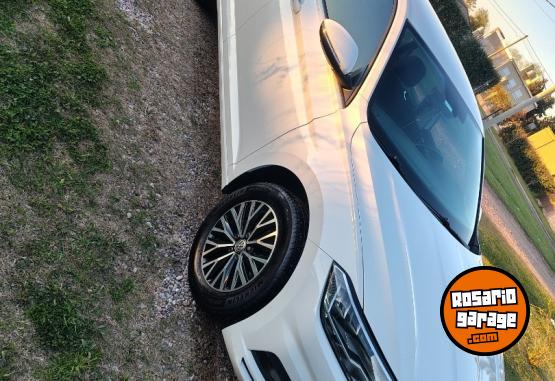Autos - Volkswagen Vento 2019 Nafta 113200Km - En Venta