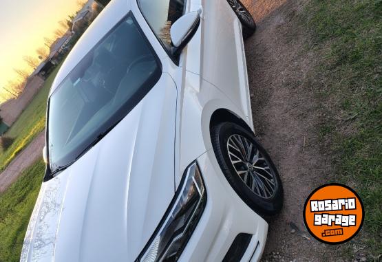Autos - Volkswagen Vento 2019 Nafta 113200Km - En Venta