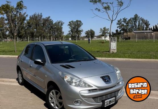 Autos - Peugeot 207 2013 Nafta 111000Km - En Venta