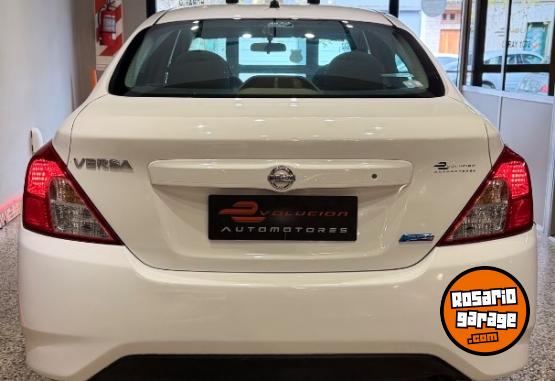 Autos - Nissan Versa 2015 Nafta 112000Km - En Venta