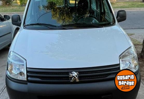 Utilitarios - Peugeot partner 2025 Diesel 16900Km - En Venta