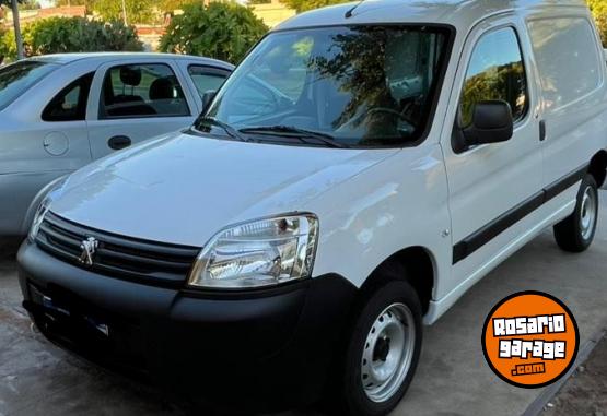 Utilitarios - Peugeot partner 2025 Diesel 16900Km - En Venta
