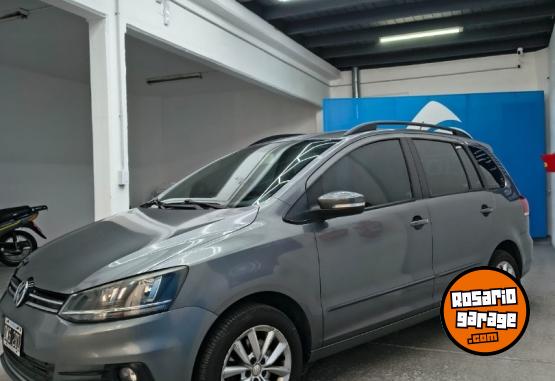 Autos - Volkswagen SURAN TRENDLINE 2015 Nafta 165120Km - En Venta