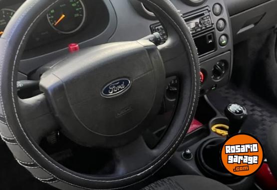 Autos - Ford Fiesta 2006 Nafta 136000Km - En Venta