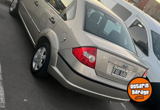 Autos - Ford Fiesta 2006 Nafta 136000Km - En Venta