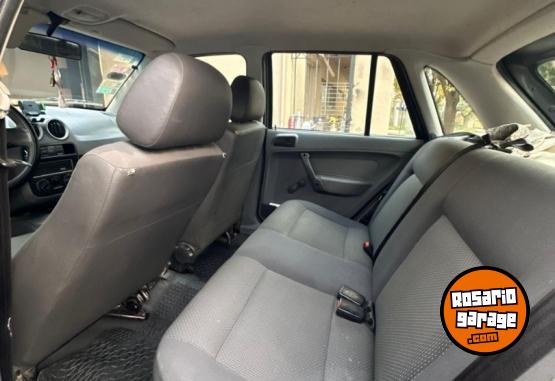 Autos - Volkswagen GOL POWER 1.4 SEDAN 5 P. 2011 GNC 246000Km - En Venta