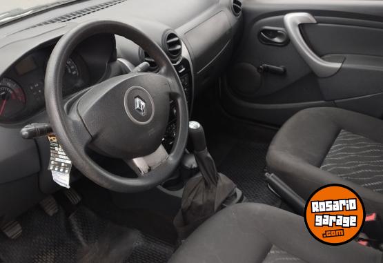 Autos - Renault LOGAN 1.6 8V 4 PUERTAS 2013 GNC 178000Km - En Venta