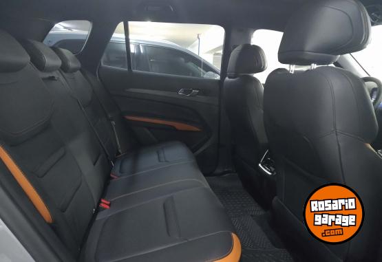 Camionetas - Ford TITANIUM 2025 Nafta 10000Km - En Venta