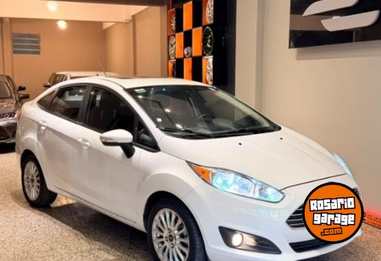 Autos - Ford FIESTA SE PLUS 2017 Nafta 129000Km - En Venta