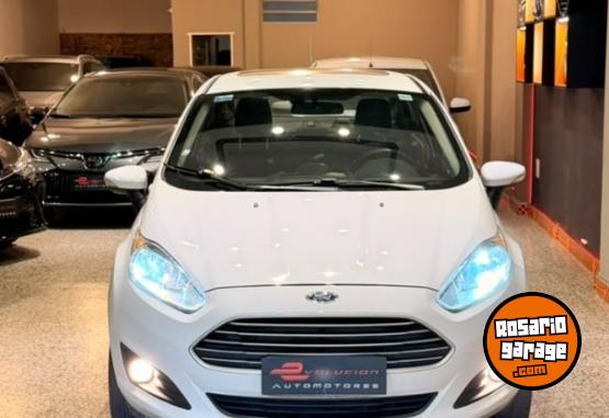 Autos - Ford FIESTA SE PLUS 2017 Nafta 129000Km - En Venta
