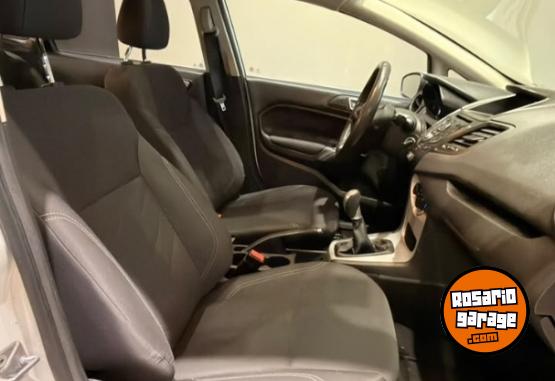 Autos - Ford FIESTA SE PLUS 2017 Nafta 129000Km - En Venta