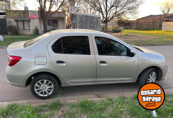 Autos - Renault logan 2018 Nafta 94000Km - En Venta